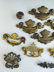 Vintage lot of 20 Brass & Metal Drawer Pulls Knobs Assorted Salvage