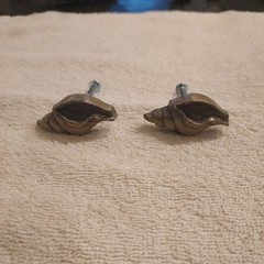 Sea shell design cabinet door and drawer pulls, 11 pieces