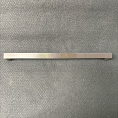 8-13/16″ Avante Pull Satin Nickel