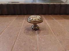 1 1/8″ Diameter Flower with Beaded Rim Knob in Brass by Richelieu BP04330130