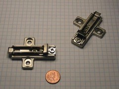 SALICE #BAR3R39 MOUNTING PLATE, 2mm THICKNESS, HEIGHT-ADJUSTABLE