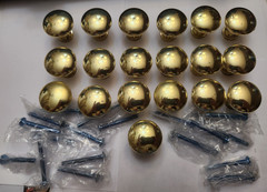 19 ROUND 1″ DIAMETER X 1″ LONG CABINET KNOBS USED