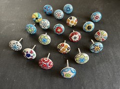 25 PC of Multicolour Colorful Ceramic Knobs by theCarnatico