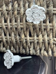 2 Matte-White Cast Iron Metal Flower Knob Drawer Pull Cabinet Furniture Hardware