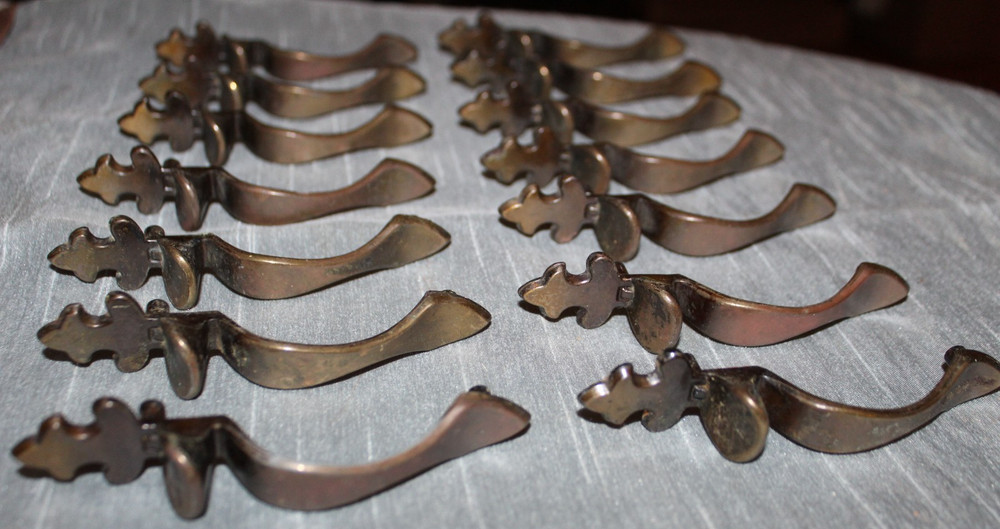 Vintage Metal Lot of 14 Thumb Grip Cabinet Pull Handles Salvaged