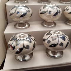 New in Sealed Packaging, Casa Decor Set Of 12 Drawer Pulls
