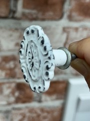 2 Shabby Chic White Cast Iron Metal Oval Knobs Pulls Cabinet Furniture Hardware