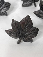 17 Atlas Homewares 2203-I 1-3/4-Inch Leaf Knob pull Iron Ivy Bronze rustic