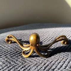 Schaub and Company 918 Neptune 4-1/4″ Center to Center Ocean – Estate Dover