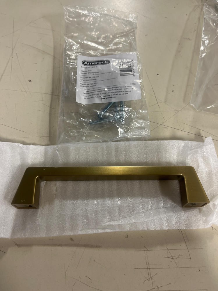 Amerock BP55277BBZ Blackrock 5-1/16″ C-to-C, Cab Pull – Gold (W/ WEAR/TEAR)