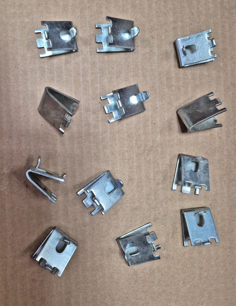 12 pcs. K&V Knape & Vogt 238 Steel Shelf Support Clips