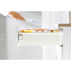 Blum 18″ Metabox 5-7/8″ High, 3/4″ Extension Drawer Side, White 320H4500C15