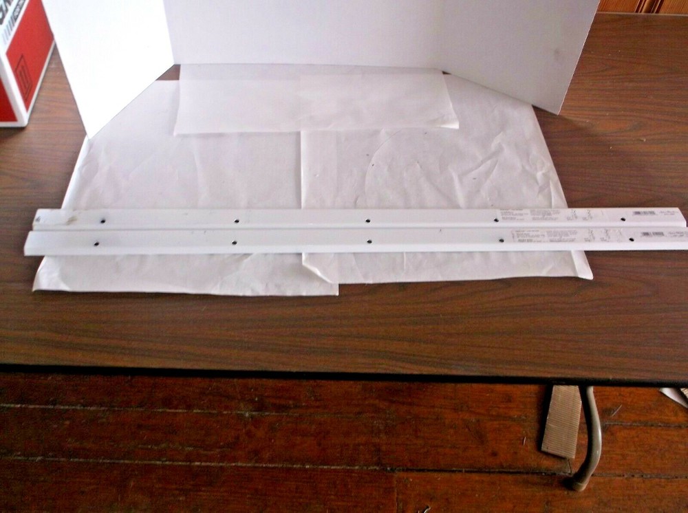 LOT OF 2 0121-40WT 40 IN White Hang Track (ET)