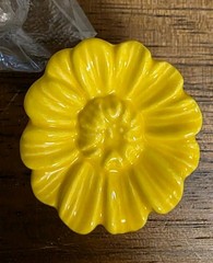 6PCS Vintage Floral Daisy Ceramic Dresser Drawer Knobs Elegant Cabinet Yellow