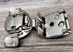 Lot of 10 HETTICH 1-1/4″ Overlay Cabinet Hinges, 105 deg open, 6-way adj. – New