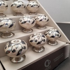 New in Sealed Packaging, Casa Decor Set Of 12 Drawer Pulls
