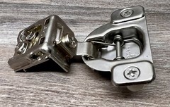 Lot of 10 HETTICH 1-1/4″ Overlay Cabinet Hinges, 105 deg open, 6-way adj. – New