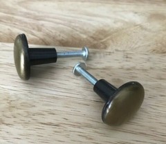 Set of 2 Knobs