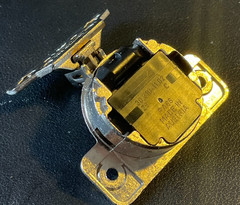 BLUM 110° Plate 133.024-01 (1-3/8″) w/ Self Close Compact Hinge 30.310-11.02