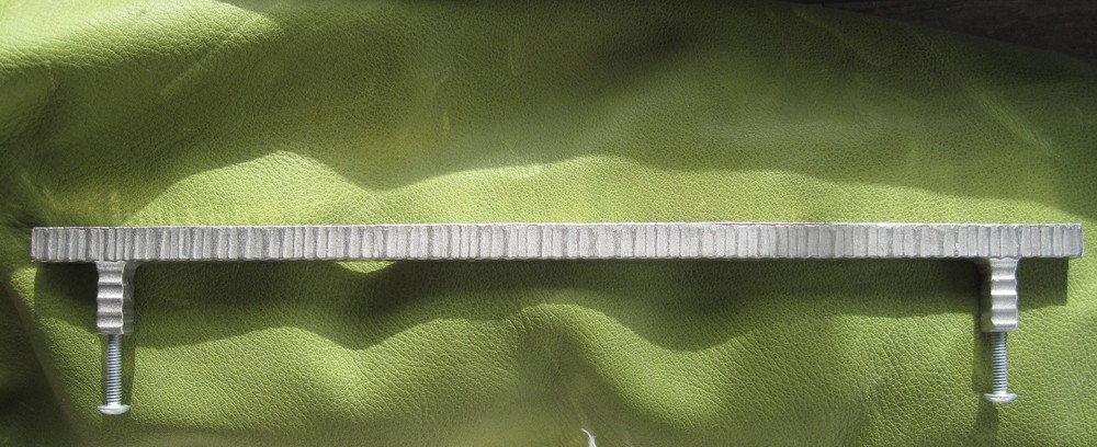 DU VERRE FORGED III HEINZ PLEGER DIE CAST ALUMINUM FLAT PULL BAR HARDWARE 17.25