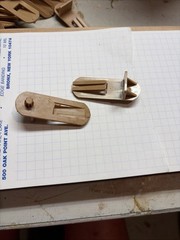 Lot Of 20 Cabinet Shelf Clips For 5/8 Inch Thick Shelves