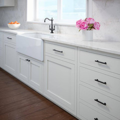 Flynn 5-1/2 In. (140 Mm) Center-To-Center Modern Matte Black Bar Drawer Pull