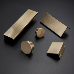 5-Pack Ethan 1-1/4 In. (32 Mm) Modern Satin Brass round Cabinet Knob