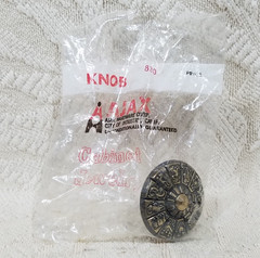 VINTAGE 1-1/2″ AJAX ZODIAC HOROSCOPE BRASS KNOB MCM DRESSER DRAWER PULL NOS
