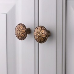 Xlroaafs 4 Pack Antique Brass Cabinet 1.4″L x 1.4″W x 1.14″H,