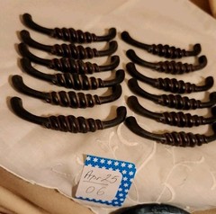 RUSTIC IRON SET OF 12 MANCHESTER DROWERS PULLS BY BELWITH PRODUCH 4.1/8″LONG