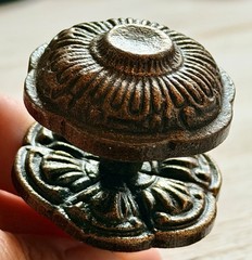 Bronze Metal Cabinet Knob Round Antique Finish Traditional w/ Mounting Stem