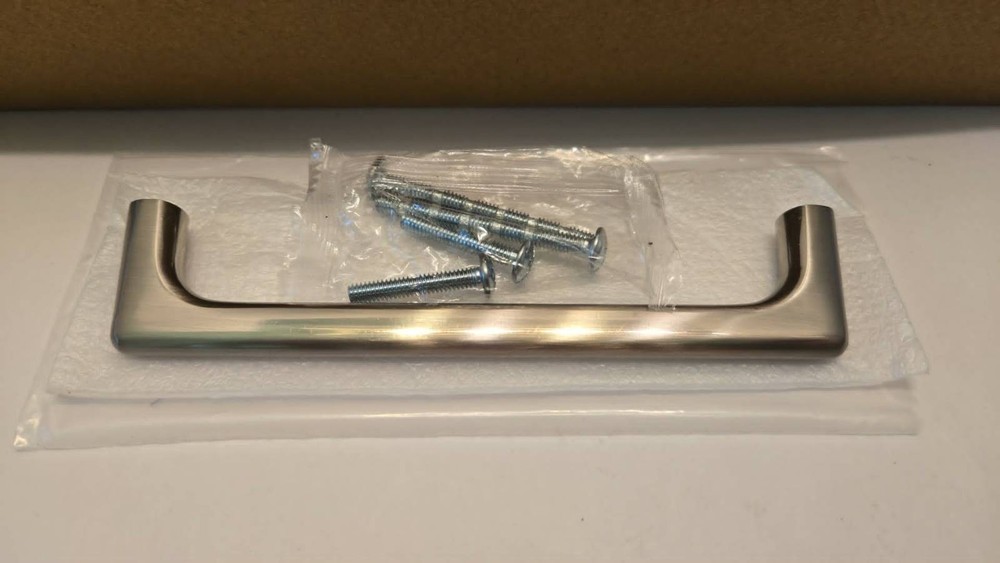 BRAND NEW Satin Nickel Cabinet Handle Pull with Screws- Box of 20