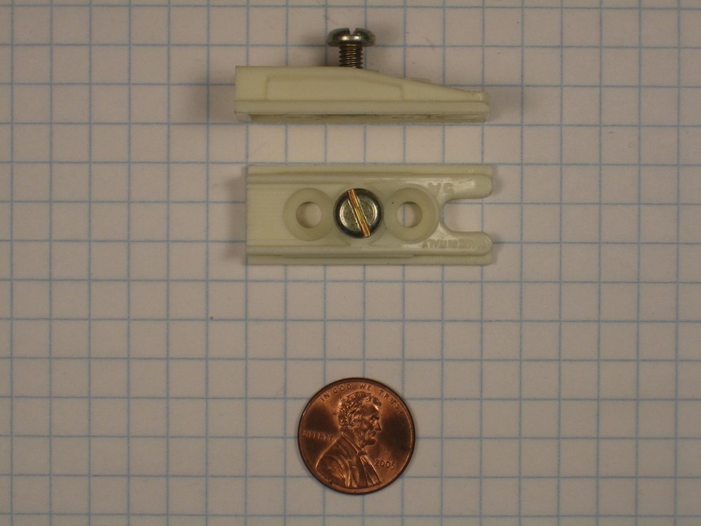 SALICE #B005A/2 STRAIGHT MOUNTING PLATE, WHITE PLASTIC, 2mm THICKNESS,