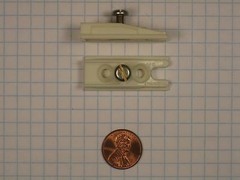 SALICE #B005A/2 STRAIGHT MOUNTING PLATE, WHITE PLASTIC, 2mm THICKNESS,