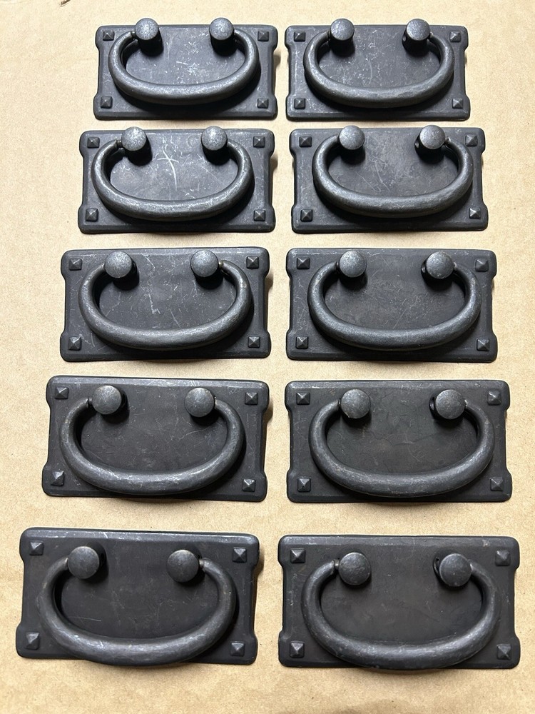 Old Mission 1-1/2″ (38mm) Center-to-Center Bail with Plate Cabinet Pull (10)