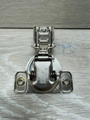 Liberty 110 Deg 1-1/2″ Partial Overlay Two Prong Cabinet Hinge 8-pack