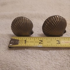 Sea shell design cabinet door and drawer pulls, 11 pieces