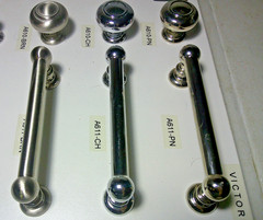 Atlas Hardware Victoria Series ~4 Round Mushroom Knobs & 7 Handle Pulls
