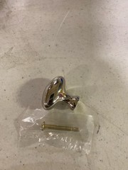 Oval Knob Finish: Polished Nickel, Size: 1.25″ H x 0.88″ W x 0.5″ D