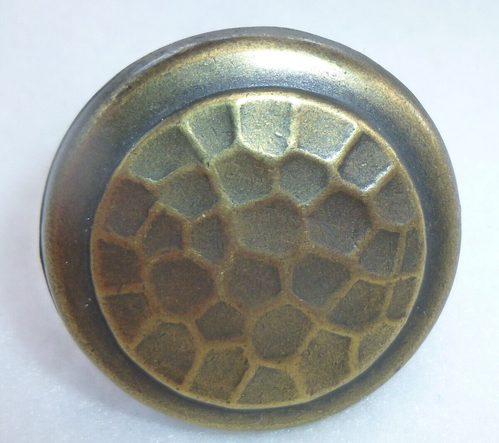 Lot of 8 P7311-BA Antique Brass 1 1/4″ Rustic Cabinet Knob Pulls Hickory Belwith