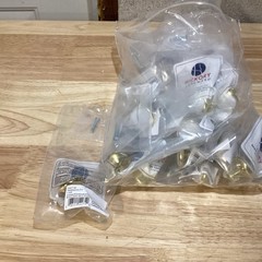 18 PCs Of P427-W 1-3/8-Inch Tranquility Cabinet Knob White