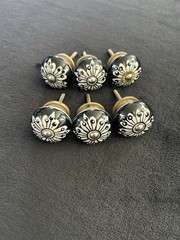 Lot Of 6 Hand Painted Ceramic Drawer Or Cabinet Knob Black & White Floral