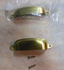 BRUSHED SOLID BRASS – 4″ Cabinet or Drawer Pull w/Matching Screws – (NEW in BAG)