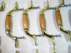 Belwith Polished Brass & Oak 3″ Centers 27 Cabinet Drawer Pull Hardware NEW