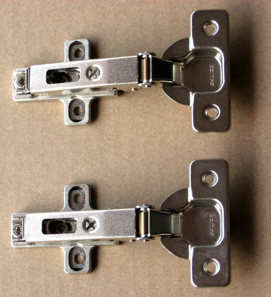 Set of (2) SALICE Cabinet Door Hinges w/ H03 Screw-On Base Plate / Self Closing