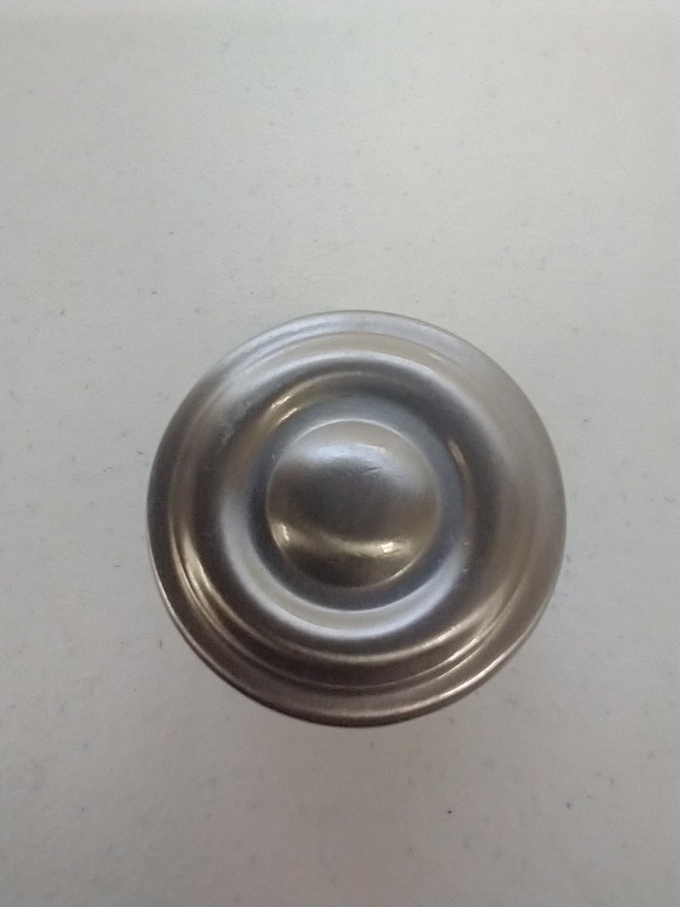 12 count BRAINERD/LIBERTY HDW P50141H-SN-C 1-1/4″D x 1″H Knob/ Satin nickle