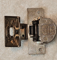 GRASS 830-37 Cabinet Hinge for 1″ overlay on face frame cabinets 830 Cup