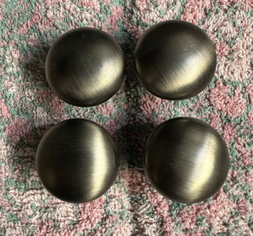 4 PCS 1.0” x 0.9” Antique Style Brass Simple and Elegant Pulls Solid Knobs