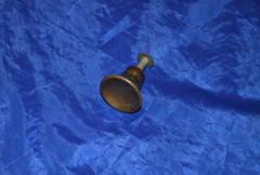 1 DRAWER PULL 7/8 SEWING CABINET MOUNTING SCREWS VINTAGE TINNY STICK TO MAGNET