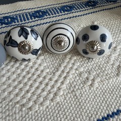 Set of 6 Ceramic Knobs; Cottage Core Blue And White